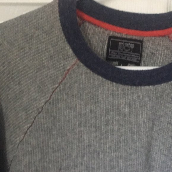 Sub-urban Riot Sweater - Picture 4 of 6